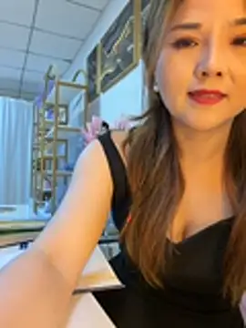 Xiaoxiao-y online show from 06-18-26, 01:48
