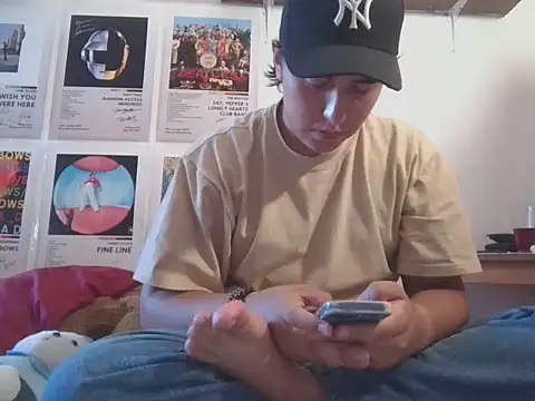 Snapshot of amartinezszz chatting on 05-24-26, 12:15 amartinezszz online show from 05-24-26, 12:15
