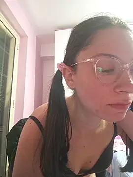 Snapshot of Vivianamado chatting on 03-14-26, 02:33 Vivianamado online show from 03-14-26, 02:33