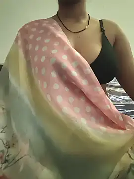 Snapshot of Shalini_08 chatting on 05-13-26, 02:53 Shalini 08 online show from 05-13-26, 02:53
