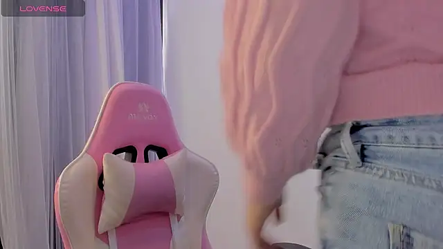 KittyFeet1 online show from 04-27-26, 10:08