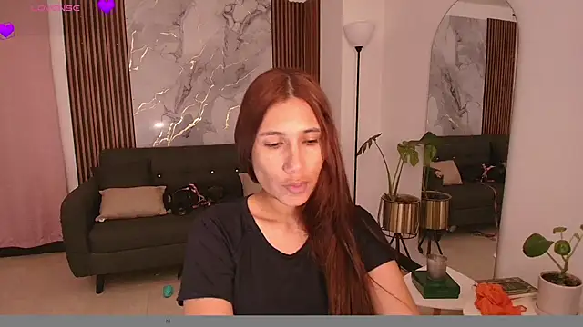 Snapshot of LucyBecker chatting on 06-09-26, 05:46 LucyBecker online show from 06-09-26, 05:46