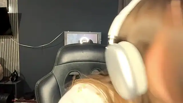 Veluxe online show from 04-07-26, 03:01