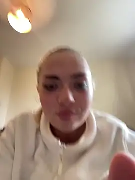 ohitsclarafox online show from 06-17-26, 05:36