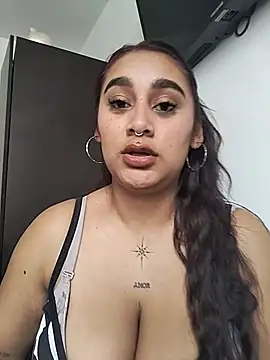 Mia skyy18 online show from 07-21-26, 04:42
