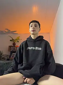 SebastianReed  online show from 05-15-26, 02:51