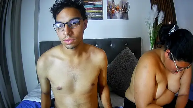 naughtycouplex  online show from 03-26-26, 01:33