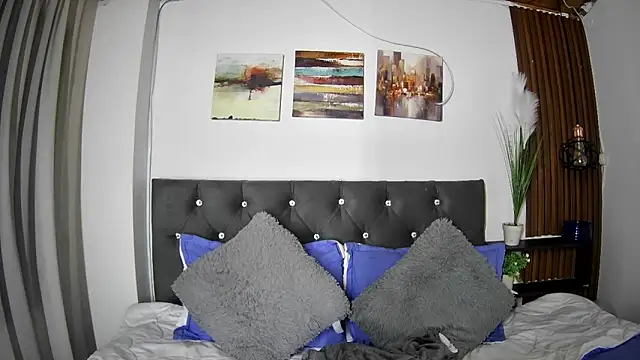 naughtycouplex  online show from 03-26-26, 11:43