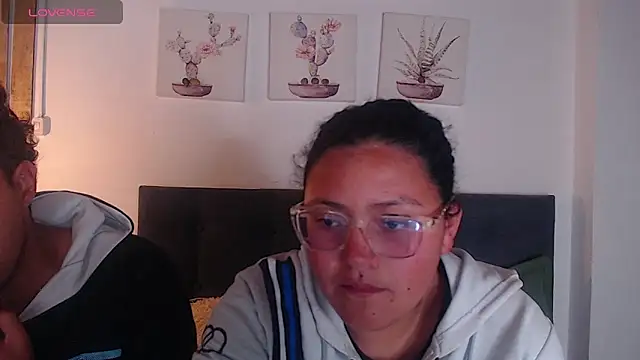 naughtycouplex  online show from 04-06-26, 12:08
