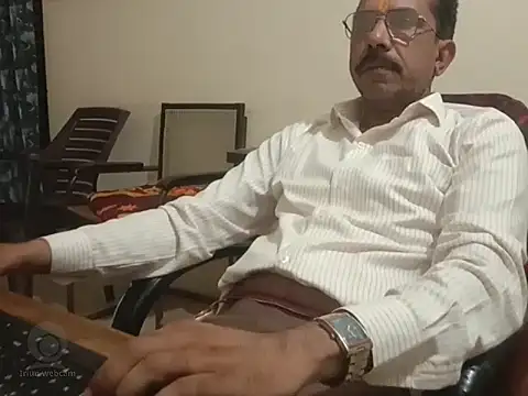 Snapshot of biger_top chatting on 07-19-26, 02:26 biger top online show from 07-19-26, 02:26