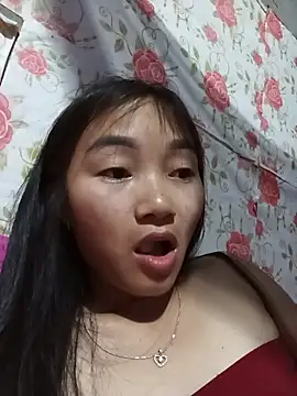 Snapshot of emmasexy2k chatting on 05-19-26, 01:44 emmasexy2k online show from 05-19-26, 01:44
