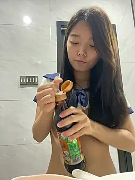 Snapshot of Puting_q chatting on 07-14-26, 10:21 Puting q online show from 07-14-26, 10:21