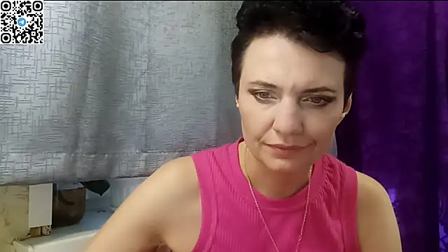 HotMamaQueen234 online show from 04-27-26, 03:54