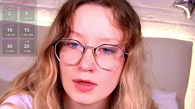Snapshot of AmelieViolet chatting on 06-03-26, 12:52 AmelieViolet online show from 06-03-26, 12:52