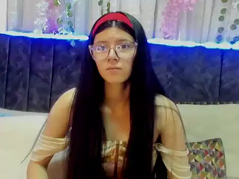 Snapshot of EmiSchwarz chatting on 03-22-26, 01:14 EmiSchwarz online show from 03-22-26, 01:14