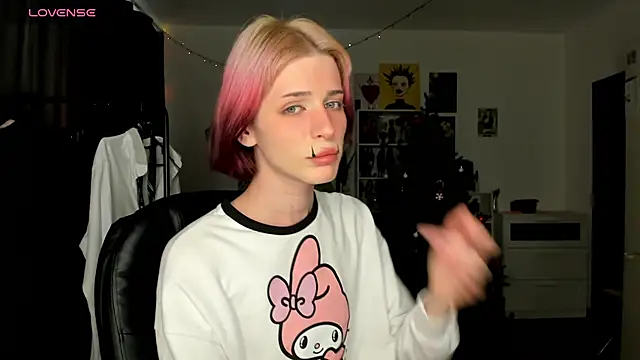 sweet peach    online show from 04-10-26, 04:23