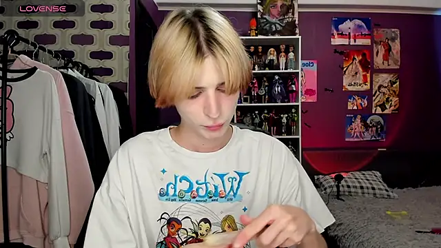 sweet peach    online show from 07-22-26, 03:37
