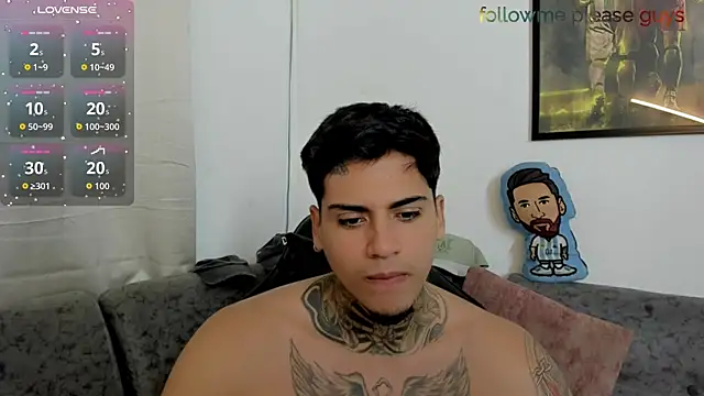 Snapshot of sweetlatinoboy chatting on 06-10-26, 12:11 sweetlatinoboy online show from 06-10-26, 12:11
