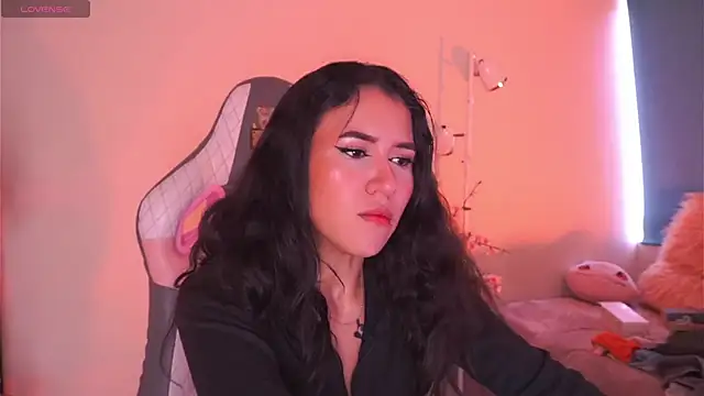 Megan Starling online show from 04-07-26, 02:39