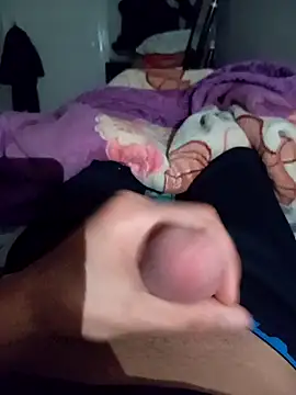 Snapshot of Diaaeddne chatting on 03-27-26, 10:42 Diaaeddne online show from 03-27-26, 10:42