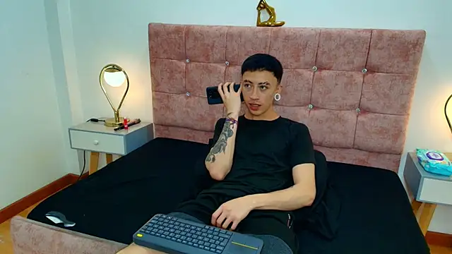 Yoshua Smith online show from 04-15-26, 07:58