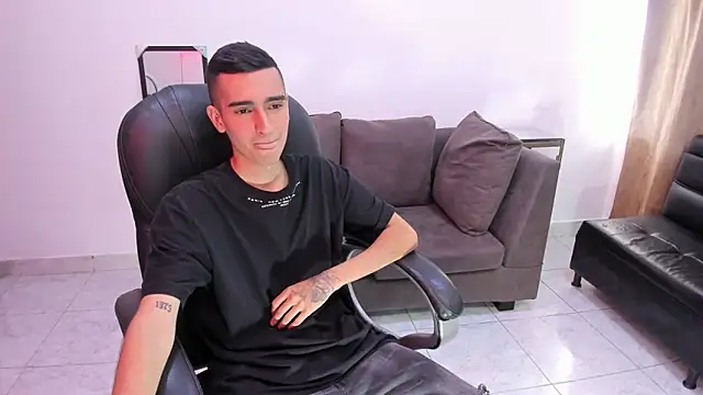 Ethann Boy online show from 04-21-26, 07:39