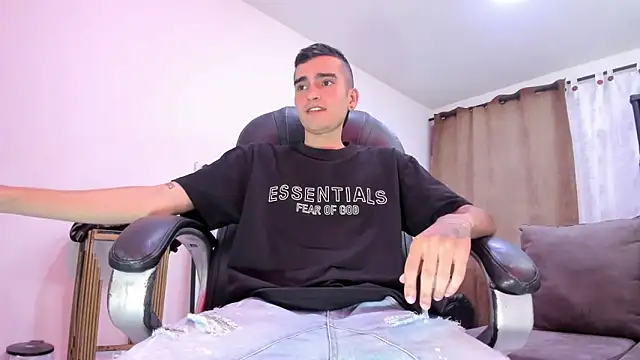 Ethann Boy online show from 04-24-26, 12:24