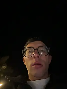 Snapshot of LeonBlazze chatting on 05-08-26, 02:28 LeonBlazze online show from 05-08-26, 02:28
