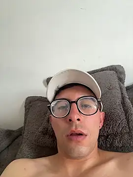 Snapshot of LeonBlazze chatting on 07-19-26, 04:11 LeonBlazze online show from 07-19-26, 04:11