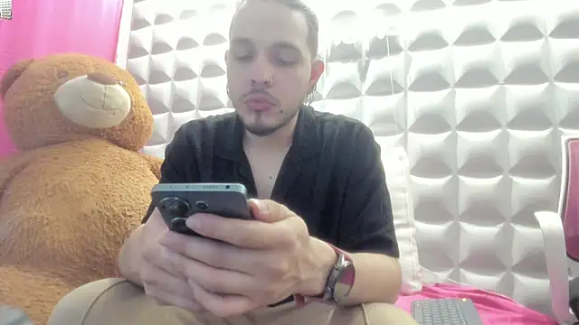Bry   online show from 04-22-26, 03:35