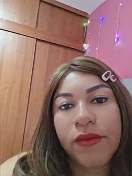 Snapshot of maia_00 chatting on 03-25-26, 01:44 maia 00 online show from 03-25-26, 01:44