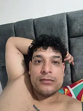 Snapshot of Niccolo_Noir chatting on 03-24-26, 07:57 Niccolo Noir online show from 03-24-26, 07:57