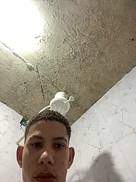 Snapshot of sgxtremm chatting on 03-17-26, 06:06 sgxtremm online show from 03-17-26, 06:06