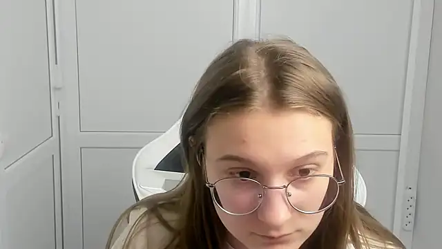 Mia kristal online show from 03-19-26, 08:51