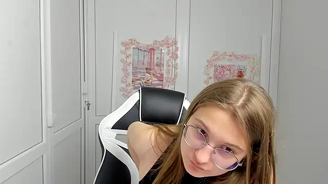 Mia kristal online show from 06-18-26, 09:14