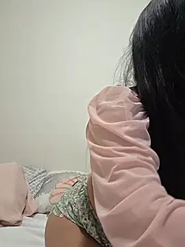 Snapshot of karen_vix chatting on 05-14-26, 01:01 karen vix online show from 05-14-26, 01:01