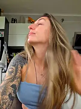 NicoleKaiser online show from 04-29-26, 07:12