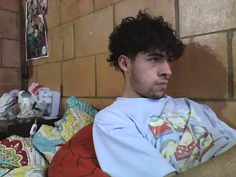 Snapshot of Bbunny_boy chatting on 03-28-26, 01:11 Bbunny boy online show from 03-28-26, 01:11