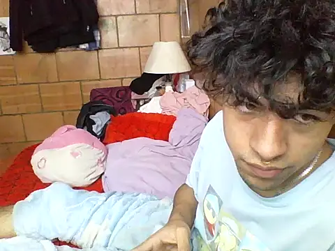 Snapshot of Bbunny_boy chatting on 04-01-26, 06:49 Bbunny boy online show from 04-01-26, 06:49