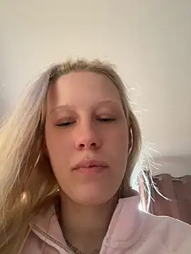 LeniMaria online show from 04-08-26, 05:24