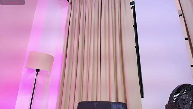 ParisFlowerr online show from 05-06-26, 12:10