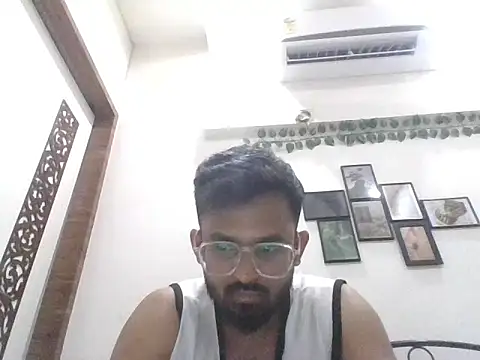 Snapshot of aryaka1303 chatting on 05-11-26, 02:45 aryaka1303 online show from 05-11-26, 02:45