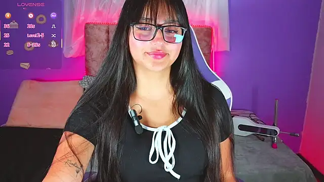 1 Scarllet  online show from 04-28-26, 12:54