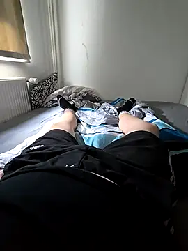 OssiBigCum online show from 04-18-26, 08:40