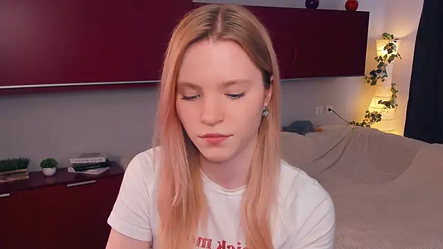 Snapshot of DelmaLasky chatting on 04-01-26, 12:17 DelmaLasky online show from 04-01-26, 12:17