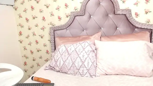 crystal watson0 online show from 03-25-26, 02:12