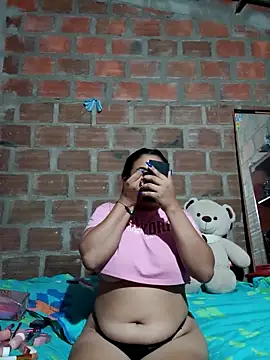 Snapshot of Katalinarodriguez chatting on 03-21-26, 04:50 Katalinarodriguez online show from 03-21-26, 04:50