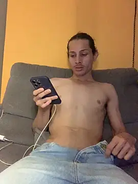 Snapshot of FelipeLipe18 chatting on 04-23-26, 02:57 FelipeLipe18 online show from 04-23-26, 02:57