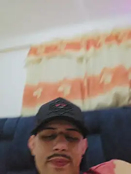 Snapshot of J-master23 chatting on 04-05-26, 10:51 J-master23 online show from 04-05-26, 10:51