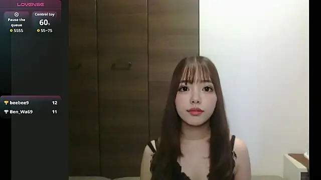 Snapshot of ena_01 chatting on 04-04-26, 04:33 ena 01 online show from 04-04-26, 04:33